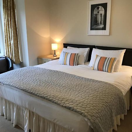 Arbour House B&B Суонидж Екстериор снимка