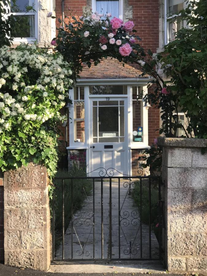 Arbour House B&B Суонидж Екстериор снимка