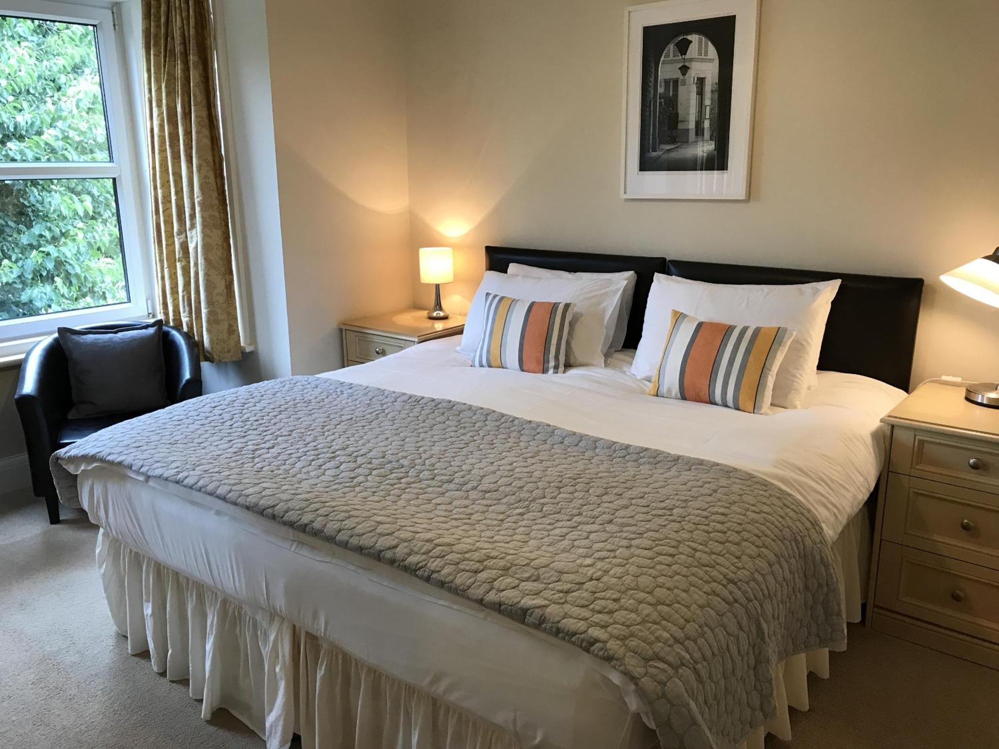 Arbour House B&B Суонидж Екстериор снимка