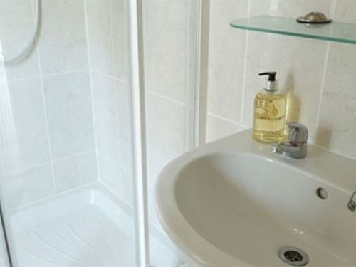 Arbour House B&B Суонидж Екстериор снимка